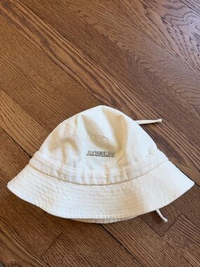 Jacquemus Off-White Bucket Hat